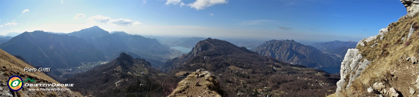 24 Vista panoramica sul Pian dei Resinelli e verso Lecco, i suoi laghi, i suoi monti.jpg